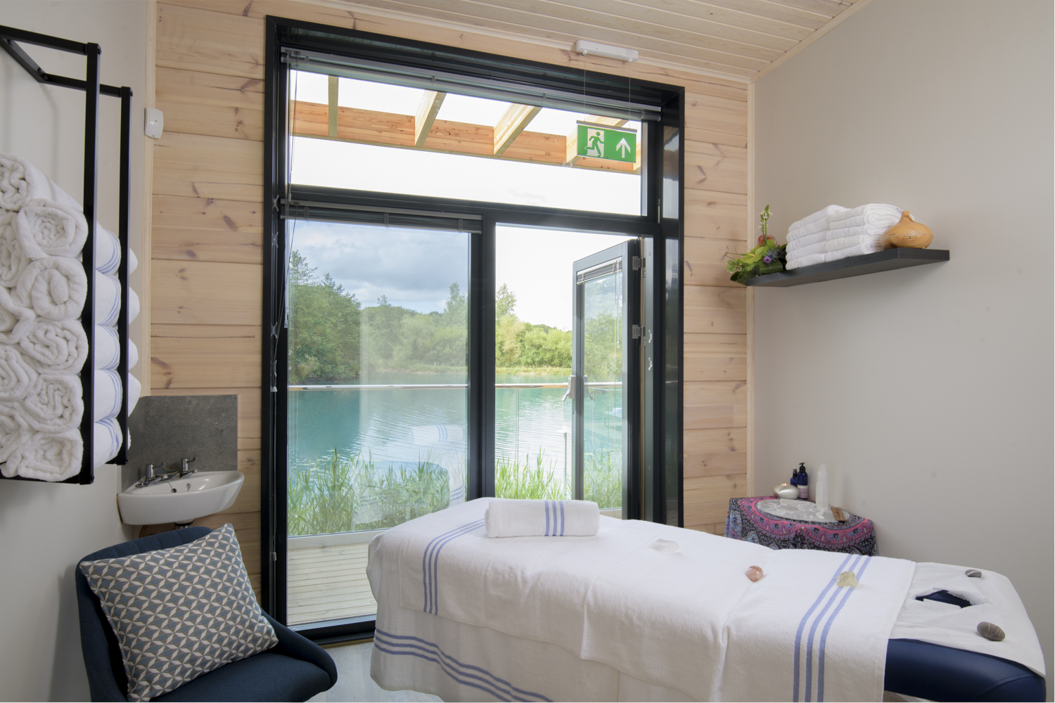 Luxury Spa Breaks in Devon & Cornwall | Clawford Lakes